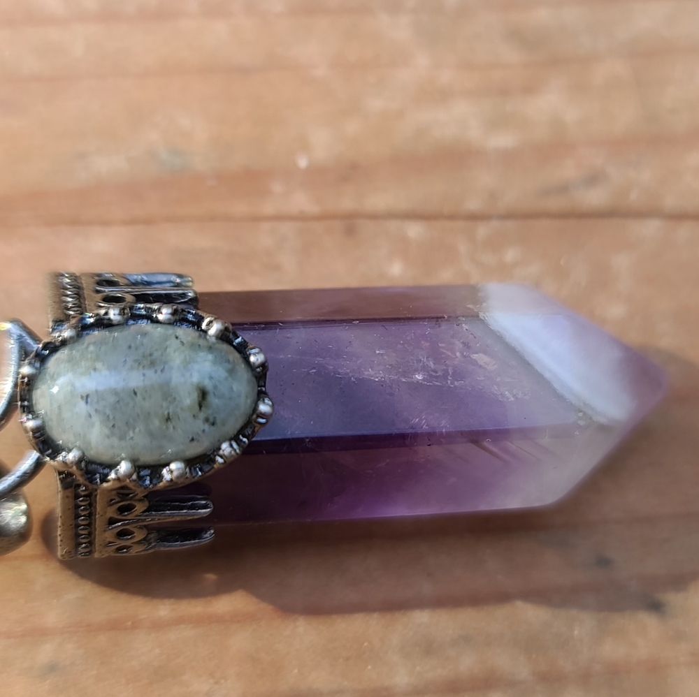 Amethyst & labradorite moon amulet pendant - Picture 6 of 6
